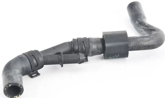 1J0122109AA Kühlmittel-Expansionsbehälter Schlauch Langlebiges Automobil-Ersatzteil